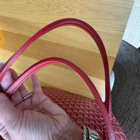 Goyard Artois MM Tote – Red – Authentic – Excellent Condition - Picture 5 of 11